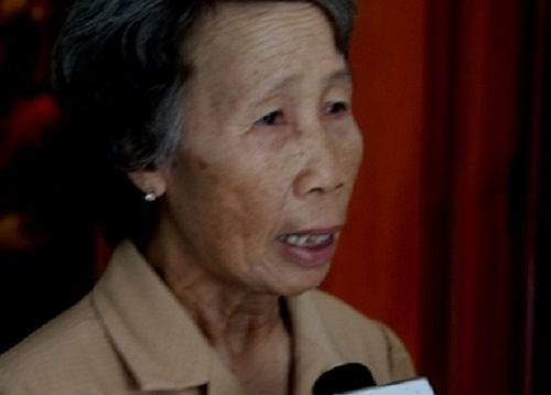 Bán vé số xây mộ đồng đội