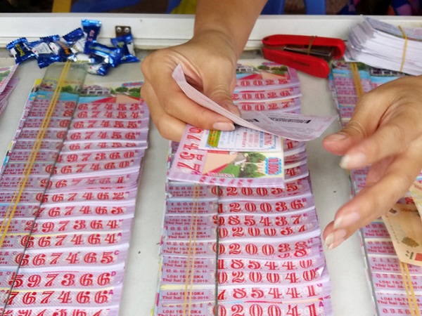 Khách hàng trúng vé số TP.HCM hơn 20 tỷ đồng