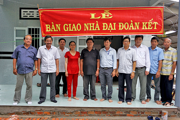Công ty XSKT Cà Mau trao nhà Đại đoàn kết cho hộ nghèo xã Tân Thành