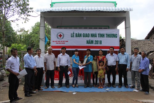 Công ty XSKT Hậu Giang: Trao nhà tình thương tại huyện Vị Thủy