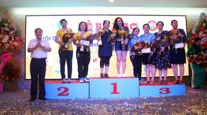 Description: http://www.xosocamau.com/Upload/image/Hoat_Dong_Cong_Ty/HOI_Thao_lan_7/Giai_ba_cau_long_nhanh.jpg