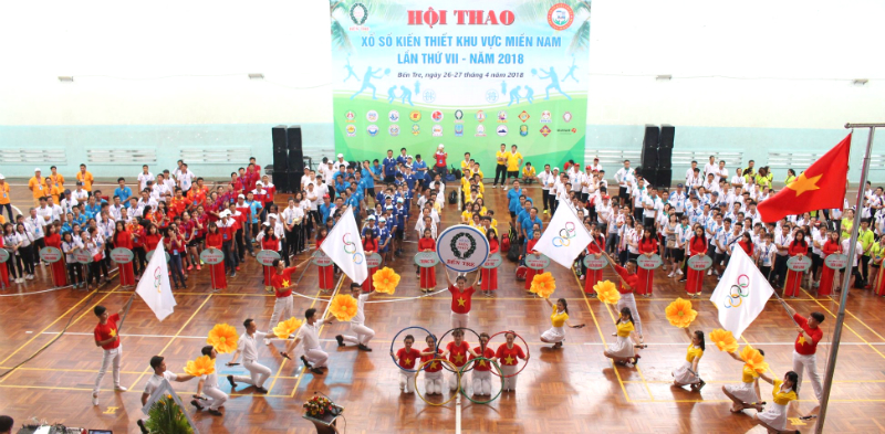 Description: http://www.xosocamau.com/Upload/image/Hoat_Dong_Cong_Ty/HOI_Thao_lan_7/Toan_canh_hoi_thao_lan_7.jpg