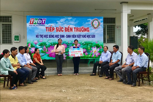 Công ty TNHH MTV Xổ số kiến thiết Đồng Tháp: trao học bổng 
