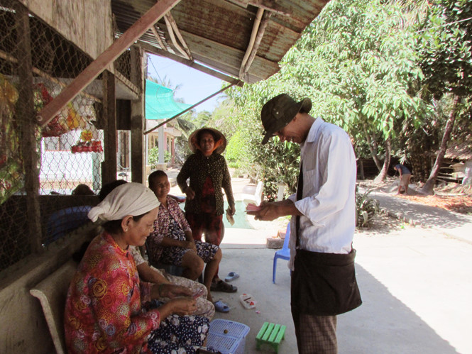 Chàng trai bán vé số thi đậu công chức huyện