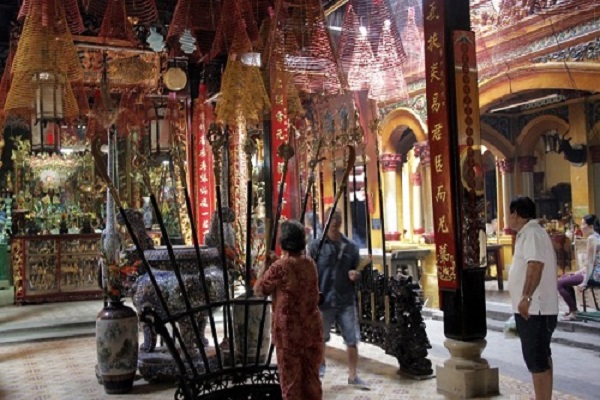 Linh thiêng chùa Ông ở Sài Gòn