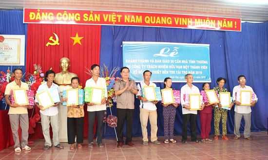 Công ty TNHH MTV XSKT Bến Tre tặng 30 căn nhà tình thương cho hộ nghèo