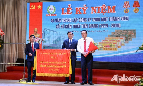 XSKT Tiền Giang: Hơn 1,1 tỷ đồng từ các đại lý vé số cho an sinh xã hội
