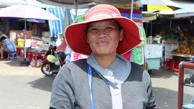 Chị bán vé số nghèo được Chủ tịch UBND tỉnh Bình Phước tặng bằng khen