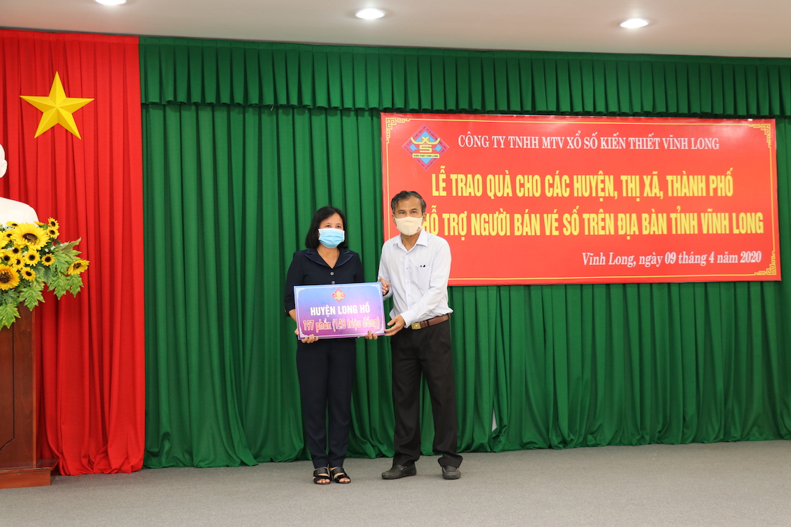 Công ty TNHH MTV Xổ số Kiến thiết Vĩnh Long tài trợ 1,750 tỷ đồng cho người bán vé số nghèo, khó khăn