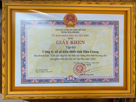 A painting on the wallDescription automatically generated