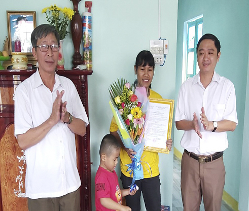 Đồng Nai – Nhiều hộ nghèo có hoàn cảnh khó khăn được trao nhà tình thương