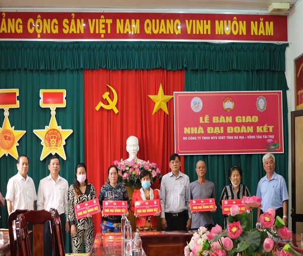 Công ty Xổ số kiến thiết Bà Rịa - Vũng Tàu: Trao 6 căn nhà Đại đoàn kết  tại tỉnh Đồng Tháp